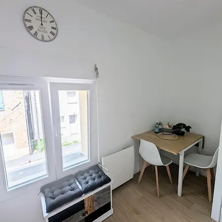 Duplex77 Near Apartment