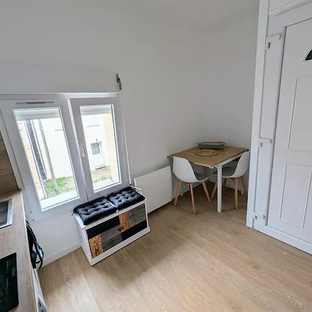 Duplex77 Near Apartment