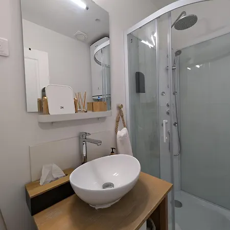 Duplex77 Near Apartment